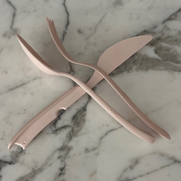 Other - NEW Portable Pink Collapsible Cutlery Set - lunch box or picnic set